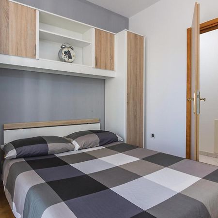 Cozy Apartment In Porec With Wifi מראה חיצוני תמונה