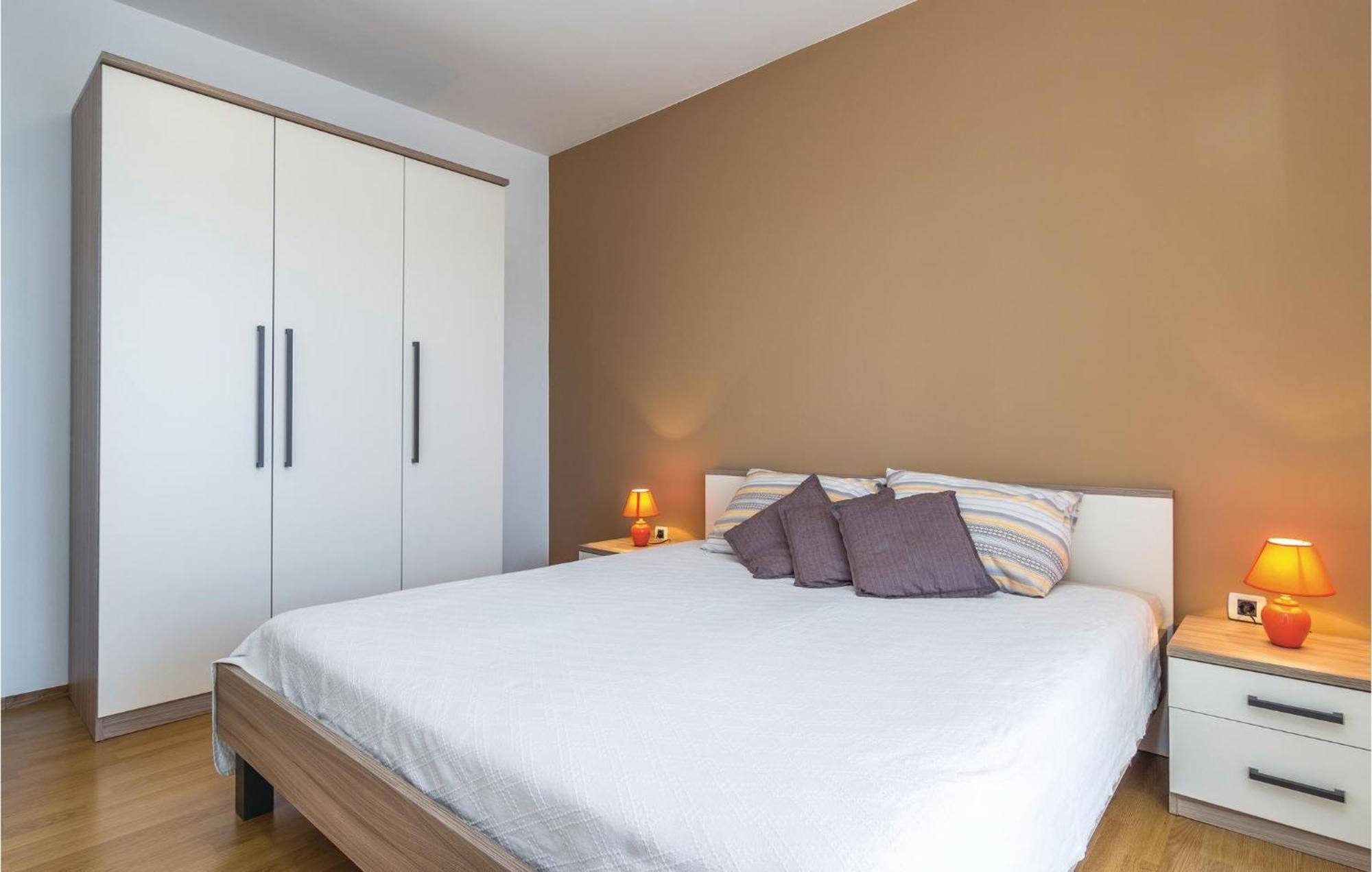 Cozy Apartment In Porec With Wifi מראה חיצוני תמונה