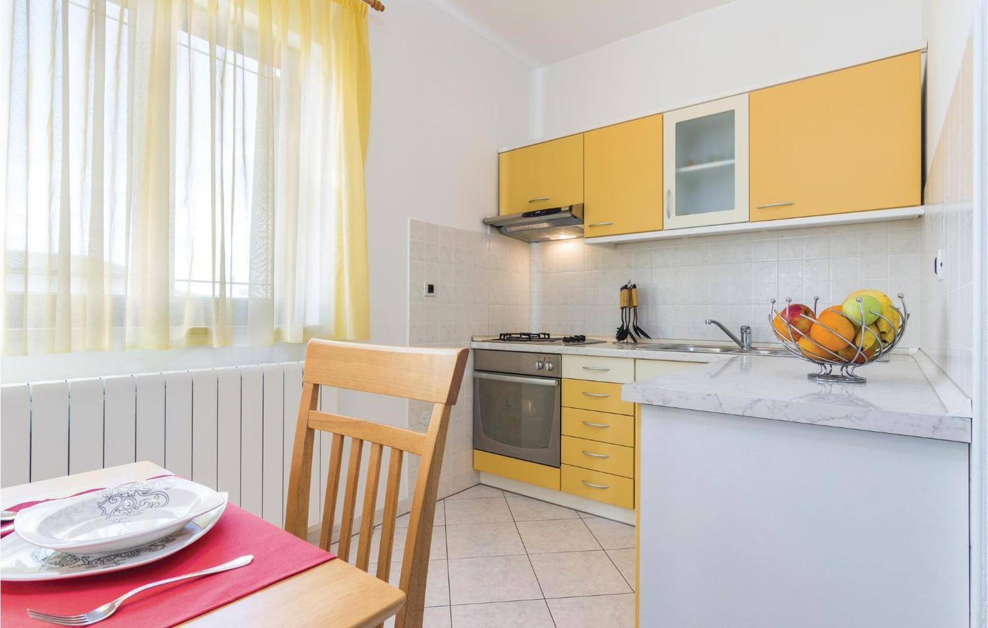 Cozy Apartment In Porec With Wifi מראה חיצוני תמונה
