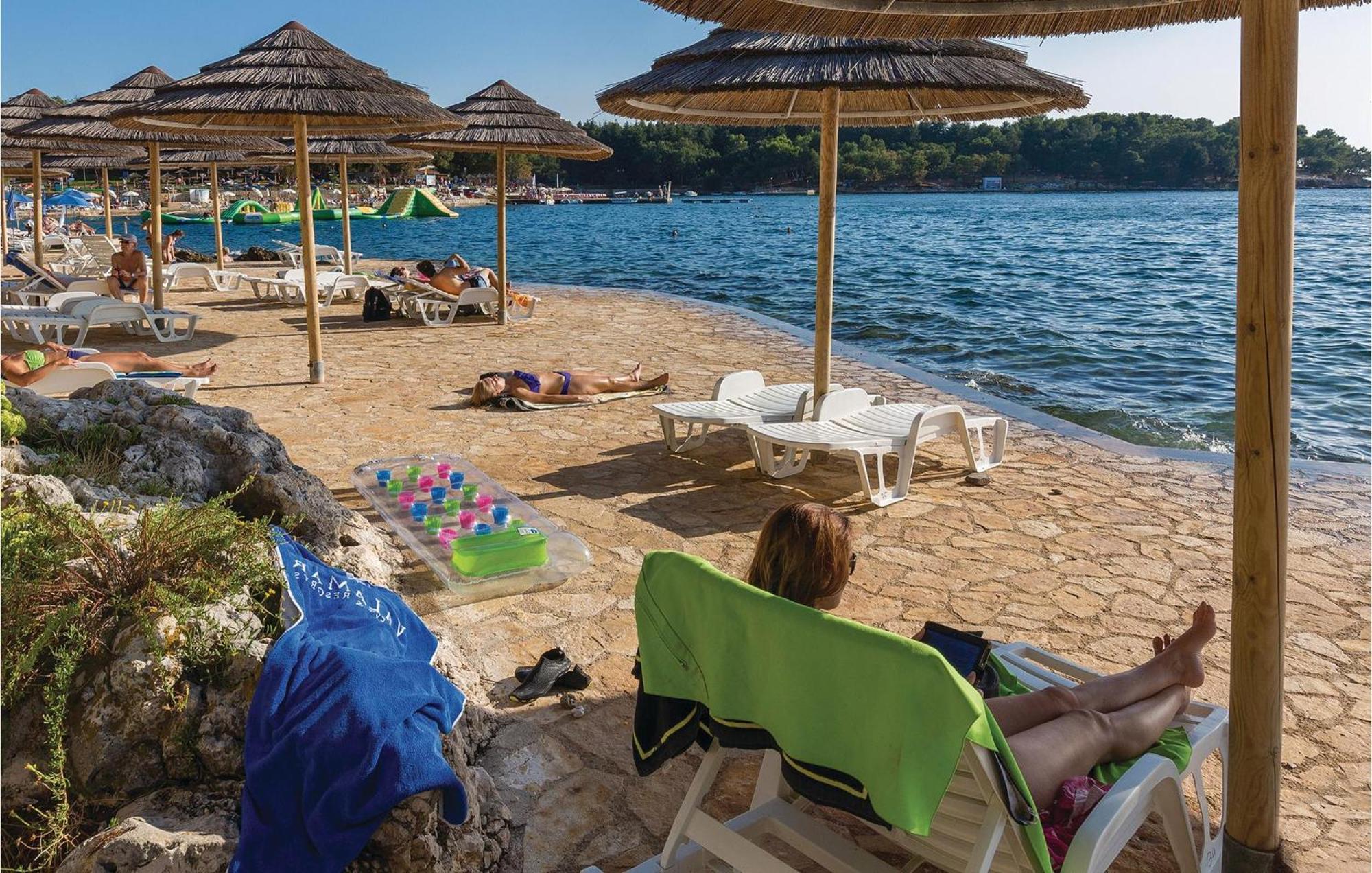 Cozy Apartment In Porec With Wifi מראה חיצוני תמונה